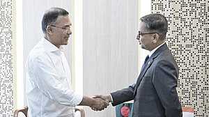 প্রধানমন্ত্রীর সঙ্গে ভারতীয় হাইকমিশনারের সাক্ষাৎ