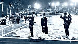 কেন্দ্রীয় শহীদ মিনারে রাষ্ট্রপতির পুষ্পস্তবক অর্পণ