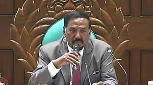 কাগজ দেখে বক্তব্য দেওয়ায় দুই সংসদ সদস্যকে স্পিকারের সতর্কবার্তা