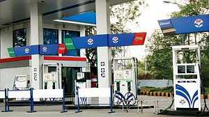 পাম্প মালিক সমিতি: সোমবারের মধ্যে স্বাভাবিক হবে জ্বালানি তেলের সরবরাহ