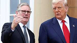 উত্তেজনার মধ্যেই ট্রাম্প-স্টারমার ফোনালাপ