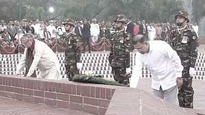 স্বাধীনতা দিবস: জাতীয় স্মৃতিসৌধে বীর শহীদদের প্রতি রাষ্ট্রপতি ও প্রধানমন্ত্রীর শ্রদ্ধা