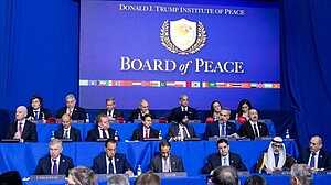 কাতার ও সৌদির ১ বিলিয়ন করে, ট্রাম্পের শান্তি বোর্ডে বিপুল অর্থ সহায়তার ঘোষণা