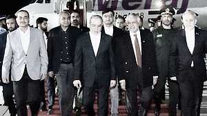 ইসলামাবাদে ইরানের পররাষ্ট্রমন্ত্রী, আসছেন ট্রাম্পের দুই প্রতিনিধিও