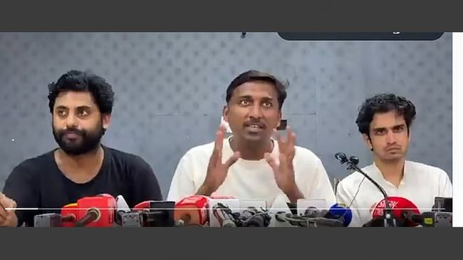 পিছু না হটে লাগাতার আন্দোলনের ডাক ককরোচ পার্টির