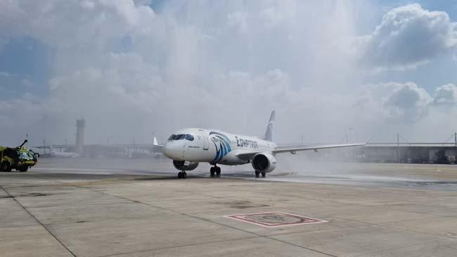 1st egyptair flight arrives at israel