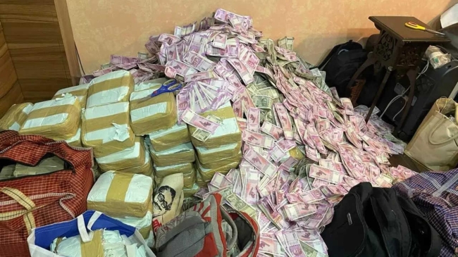 20 crore cash recovered from the house of partha chatterjee close associate