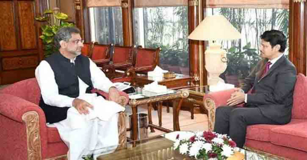 Shahid Khakan Abbasi and Tariq Ahsan