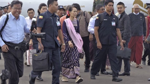 Suu Kyi visit Rohingya state