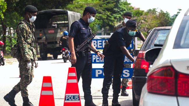 a police checkpost in singapur