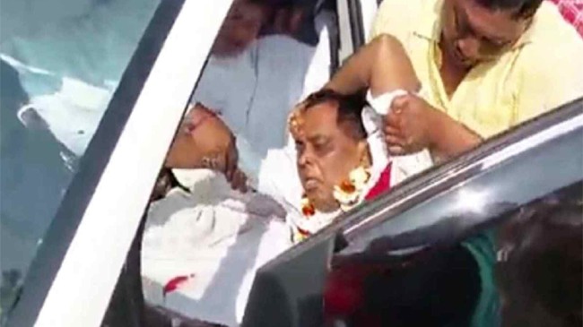 a police officer fire at odisha health minister
