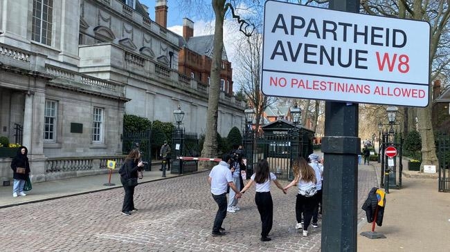 activists rename street outside israeli embassy