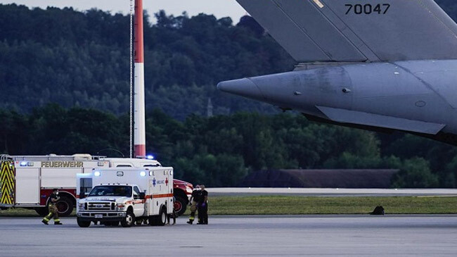 afghan woman gives birth plane home