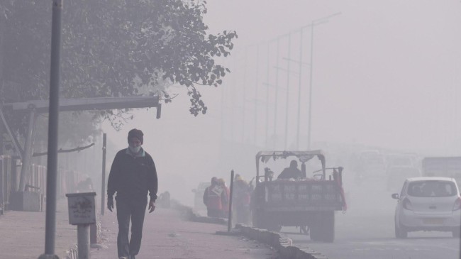 air pollution shortening lives by almost 10 years in delhi