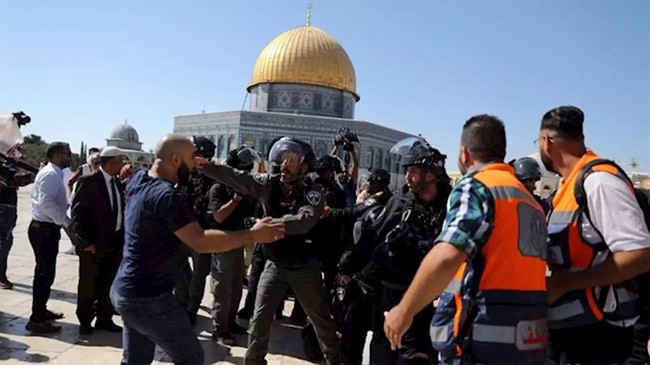 israeli hit on palestinian at al aqsa 1