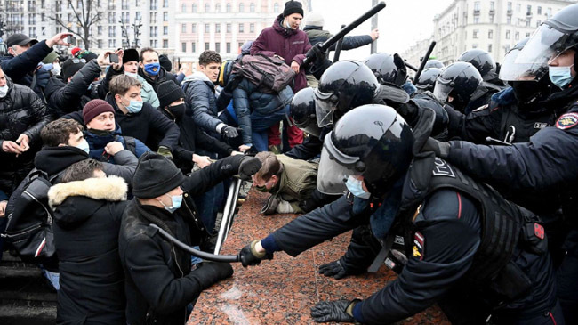 anti putin rally russia inner