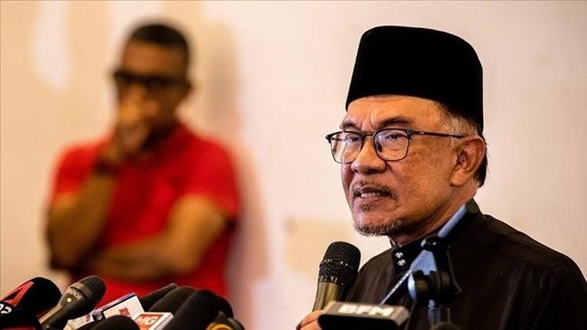 anwar ibrahim 9