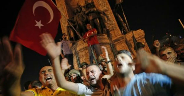 army coup failed in turkey soldiers are surrendering