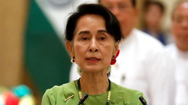 aung san suu kyi 02