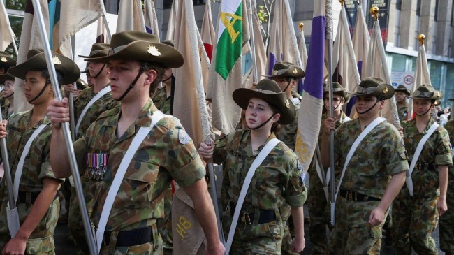 australia nz show support for ukraine at anzac da nz show support for ukraine at anzac day