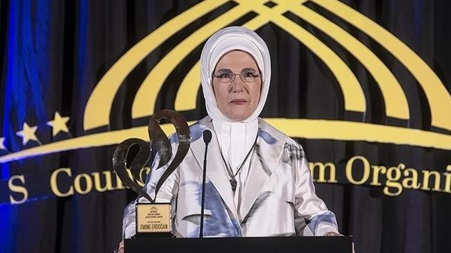 award to turkish first lady