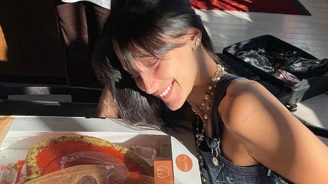 bella hadid honours palesti