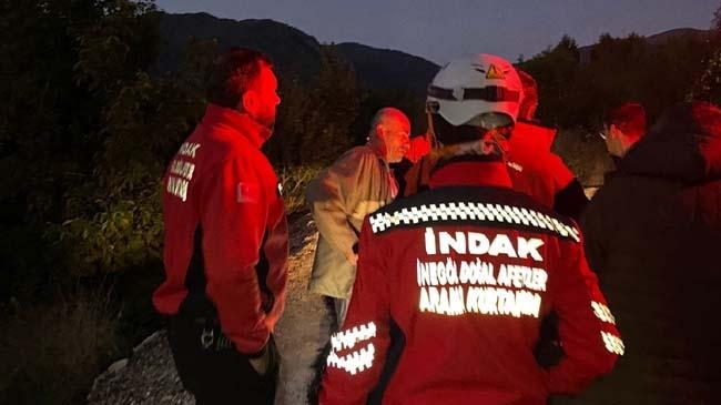 beyhan mutlu c and rescuers 1
