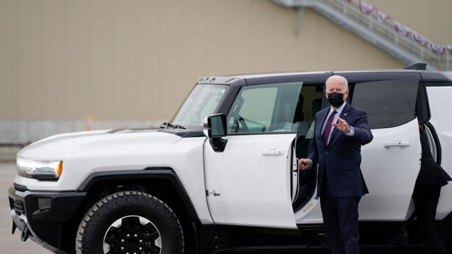 biden drove an electric hammer 1