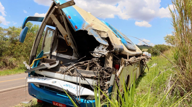 brazil bus truck crash