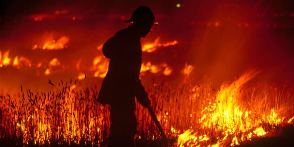 bushfire in australia 2 killed