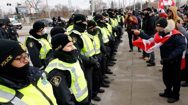 canada truckers protest police raid