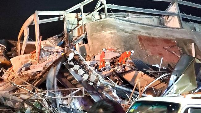 corona center collapses 10 dead