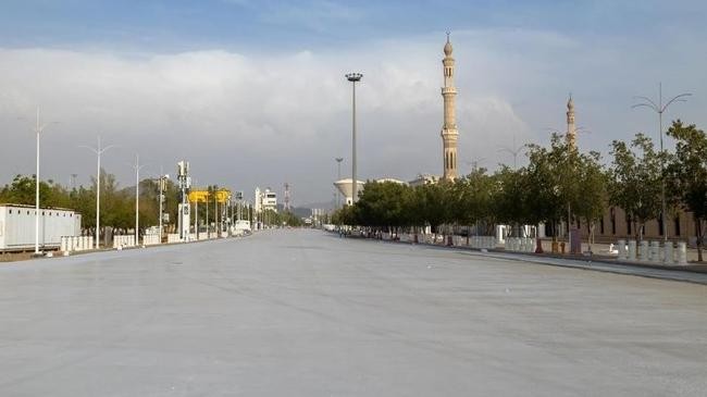 covers the asphalt around namira mosque
