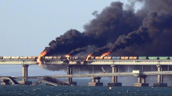 crimea bridge huge explosion