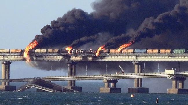 crimean bridge fire