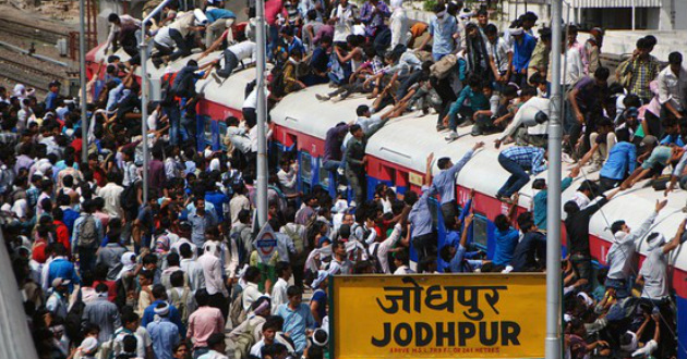 crowd on indian train station