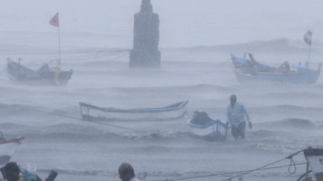 cyclone josh coming bay of bengal