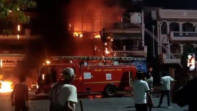 delhi fire 2