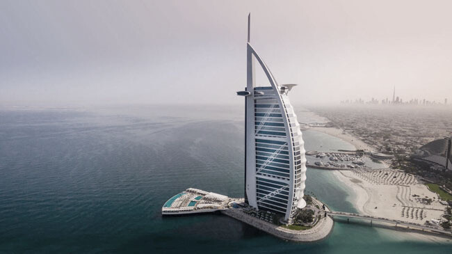 দুবাইয়ের আইকনিক বুর্জ আল আরব হোটেলে ইরানি ড্রোন ভূপাতিত