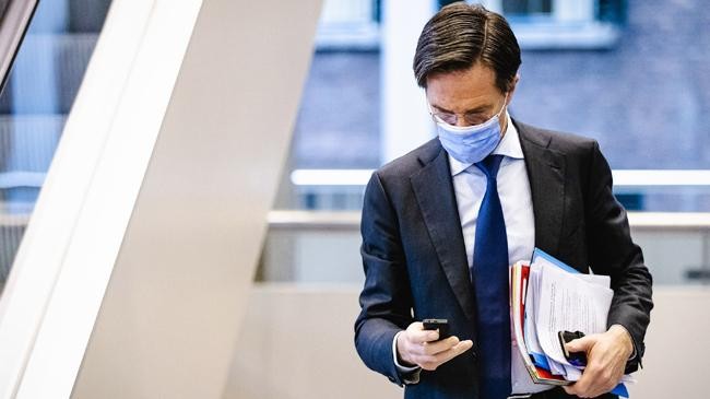dutch pm and his mobile