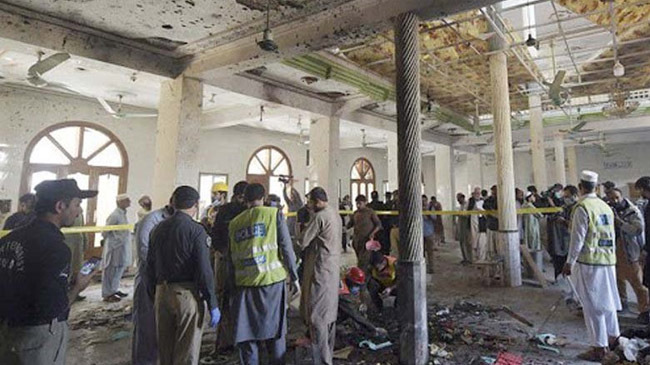 explosion madrasa peshawar 1