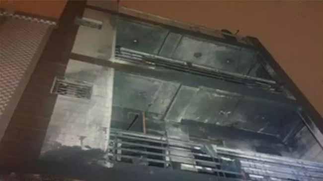 fire delhi 9 dead