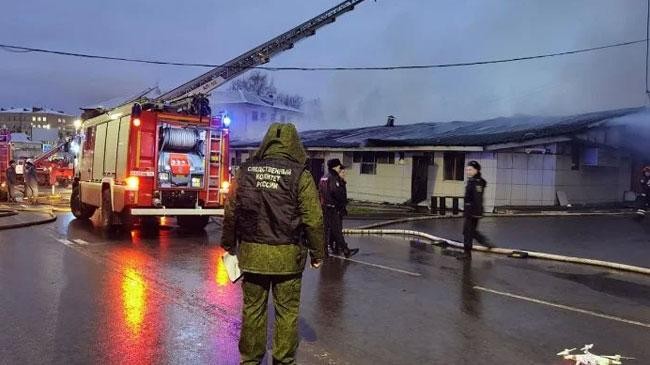 fire kills at least 15 peop