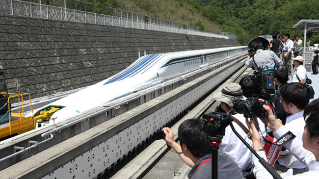 floating chinese train