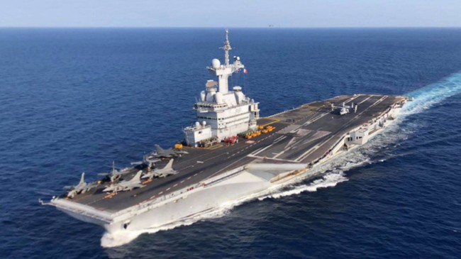 france deployed air craft carrier off the saudi coast