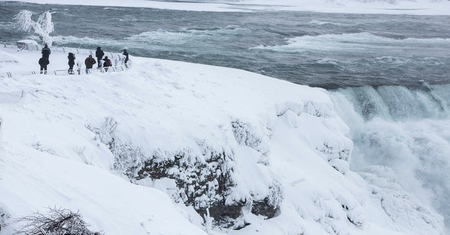 frozen niagara falls3