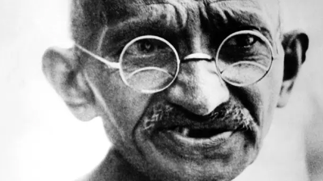 gandhi glass 01