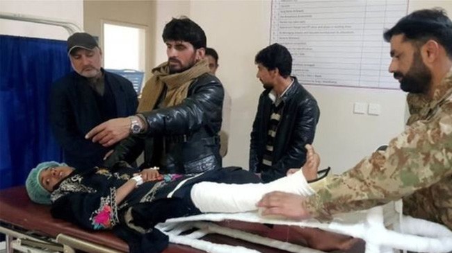 girl rescue from ice in pakistan