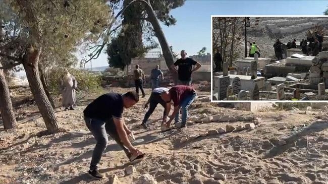 graves of palestinian martyrs