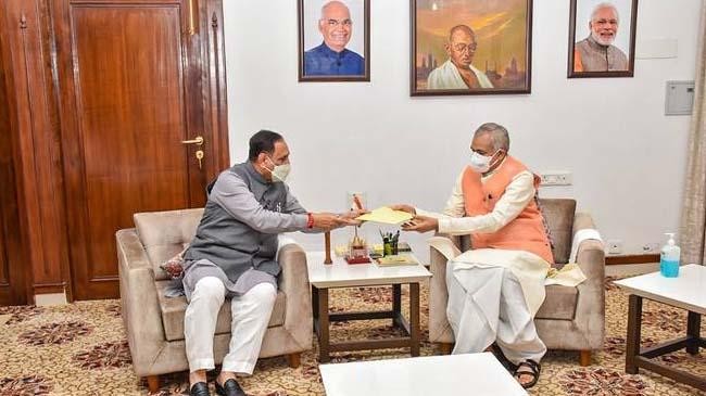 gujarat cm submits his resignation letter to governor